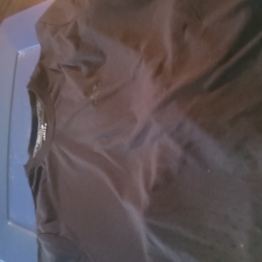 Black Oakley work out shirt